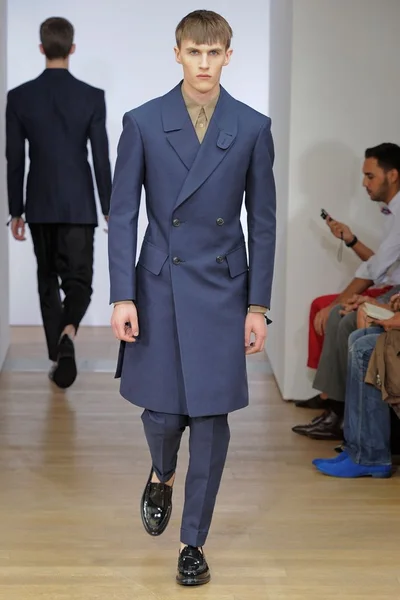 Look 4
